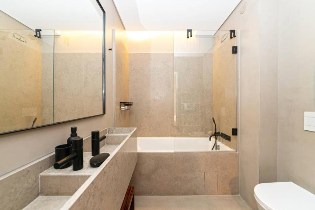 Stylish Apartment by Av. da Liberdade Lisboa Exteriör bild