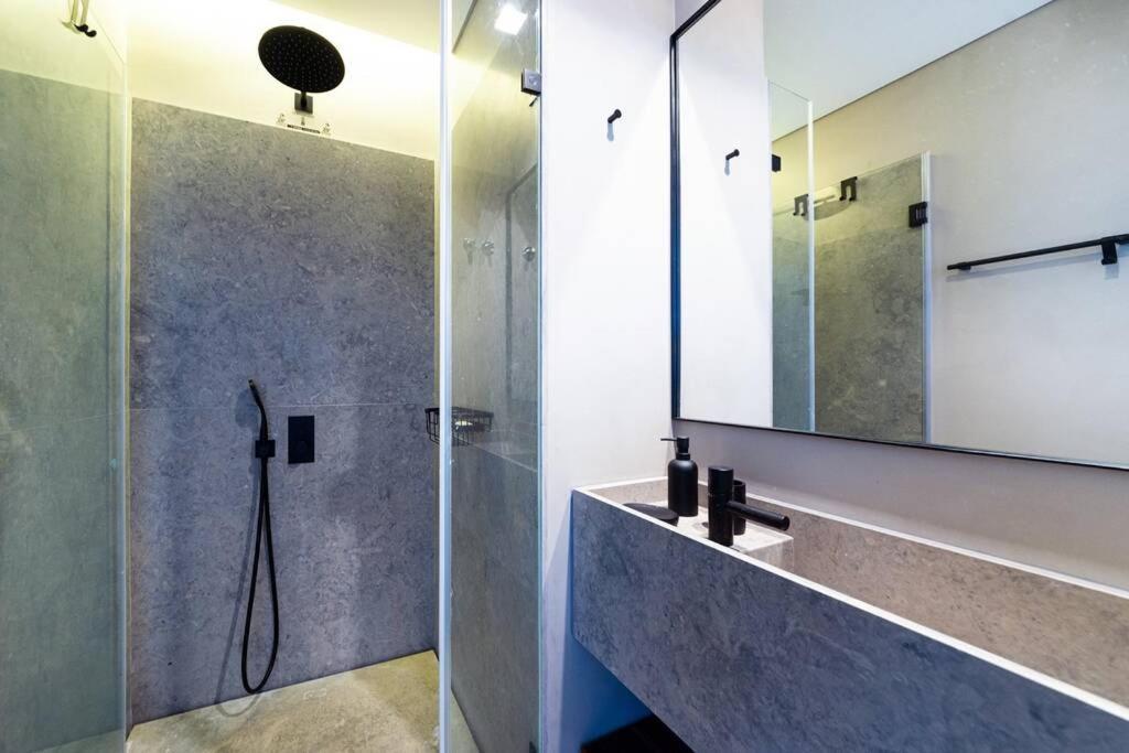 Stylish Apartment by Av. da Liberdade Lisboa Exteriör bild